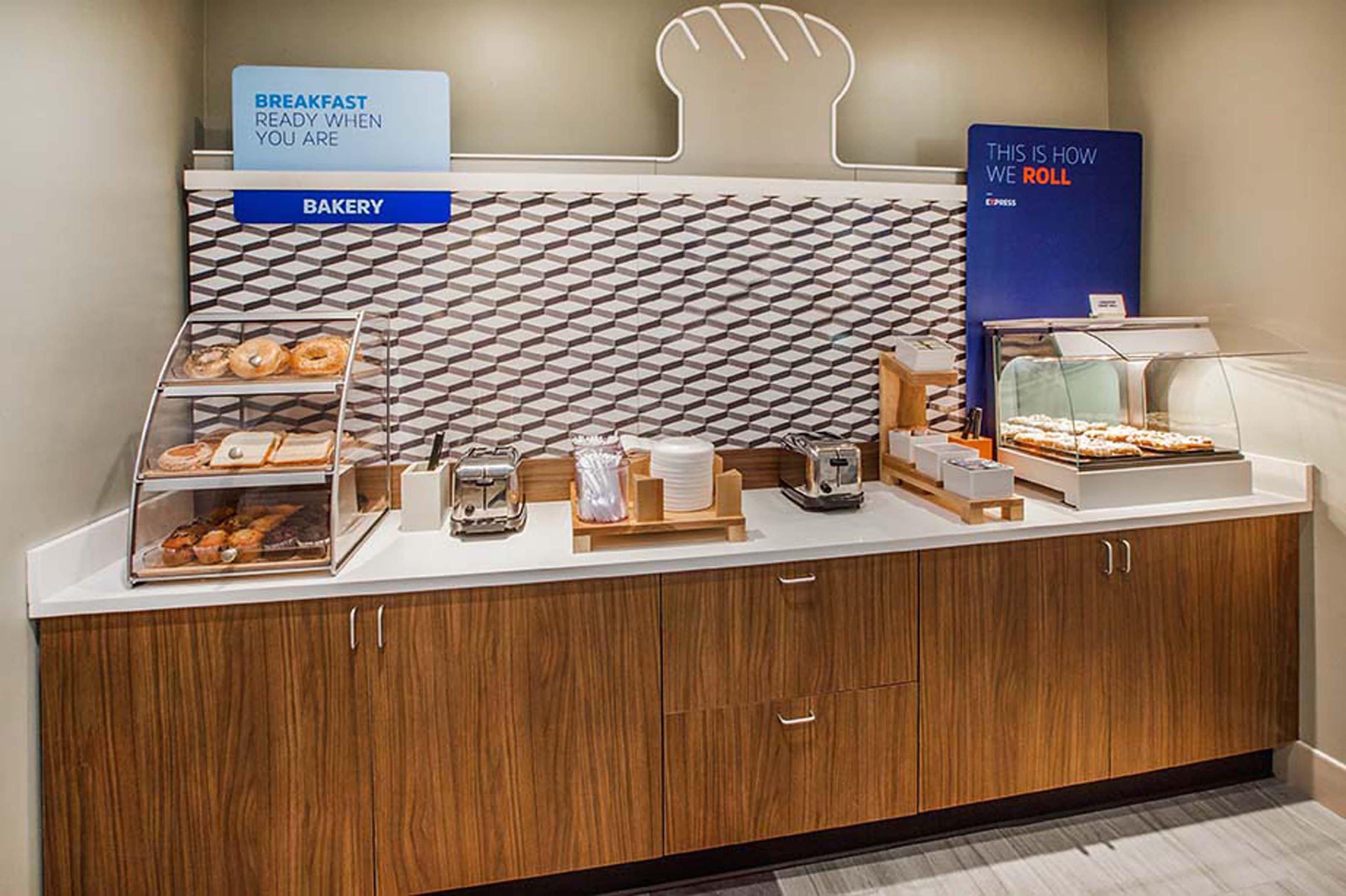 Holiday Inn Express & Suites - Columbia City By Ihg Екстериор снимка