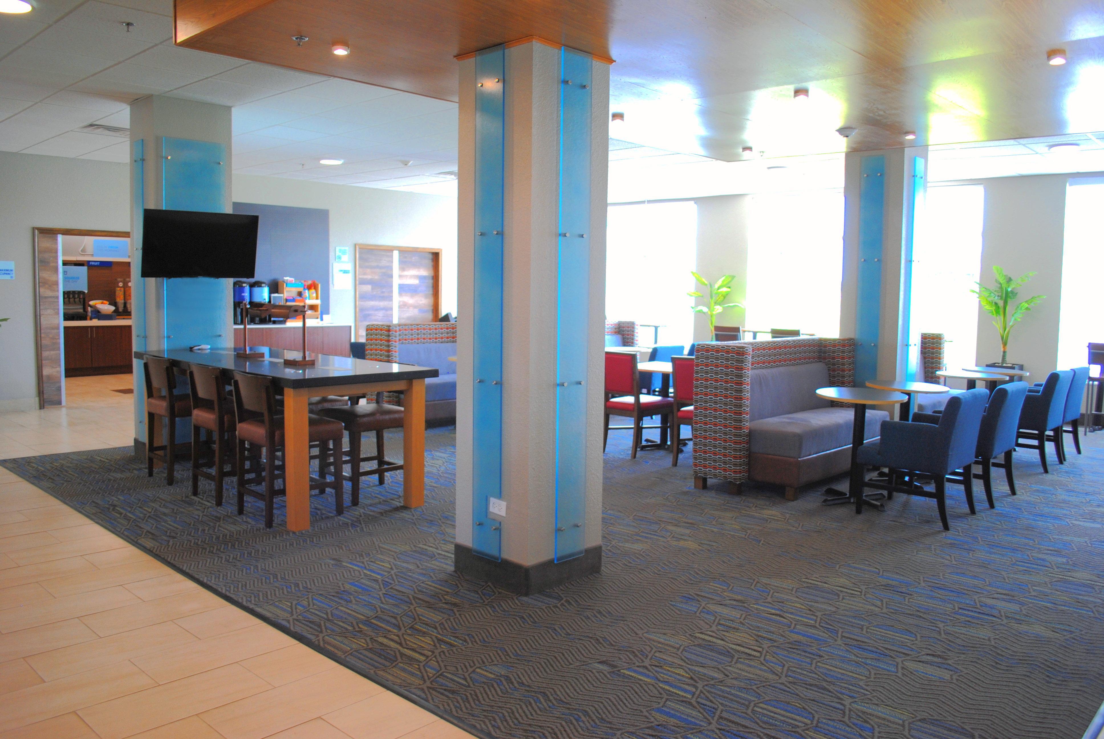 Holiday Inn Express & Suites - Columbia City By Ihg Екстериор снимка